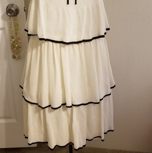 Dress - Picture 6 of 7